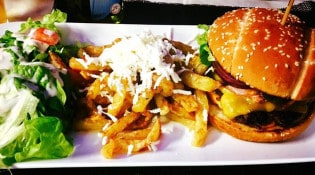 Geo's Bar - Un burger