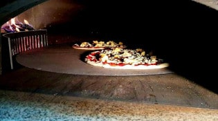 Au Comptoir Italien - Des pizzas au four 