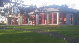 Aux Deux Marronniers - La façade du restaurant