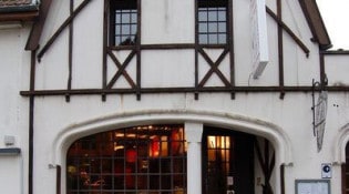 Auberge du Donjon - La façade du resturant