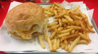 Friterie Mari - Un burger