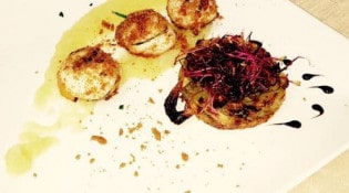 Hôtel de La Paix - Noix de saint Jacques poêlées au spéculos sur compote de pommes et tatin d'endives