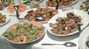 La Grange Africaine - Un buffet 