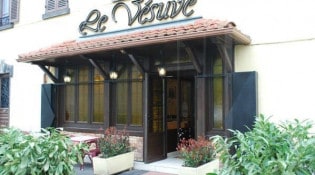 Le Vesuve - La façade de la pizzeria