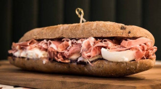 Più Più - Un sandwich