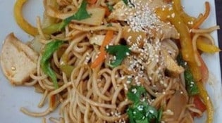 Viet's Canteen - Nouilles sautées au poulet