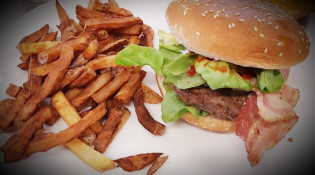 Les bonnes manières - Un burger, frites