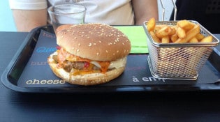 Astro Pizza - Un burger 