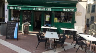Le Vintage Café - La façade du restaurant