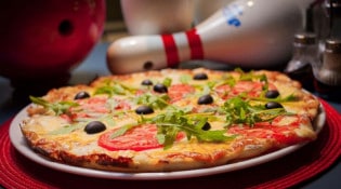 New Bowling des Pyrénées - Une pizza