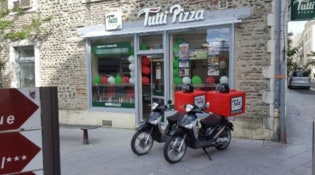 Tutti Pizza - La façade du restaurant