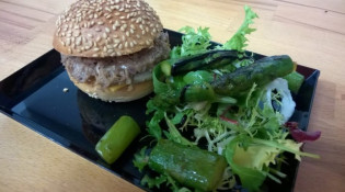 Labo des Tokés - Un burger, salade