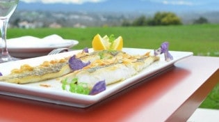 Arosta Campagne et Gourmandise - Une assiette de la maison 