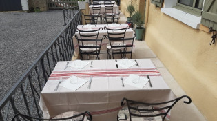 La table de Mamie chat - La terrasse