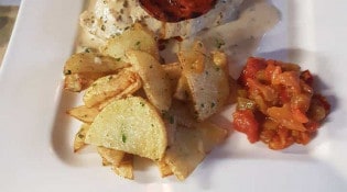 Auberge Etxeko-Borda - Merlu et son beurre blanc aux piquillos...