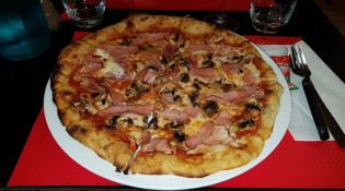Pizza 65 - Une pizza