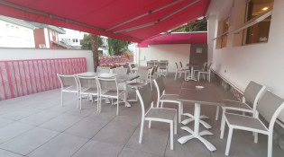 Au Primerose Hôtel - La terrasse