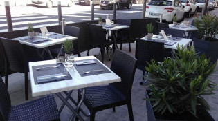 Le grain de folie - la terrasse