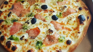 Chilas Regal - Une pizza