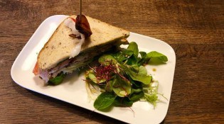 Le Dôme - Sandwich club au Homard et lard fumé