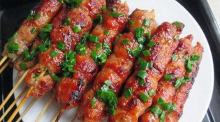 Viet 168 - Des brochettes