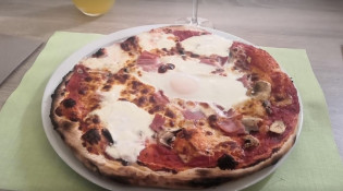 Trattoria Donatella - une pizza
