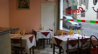 Pizza italia - la salle de restauration 