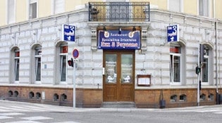 Aux 3 paysans - La façade du restaurant