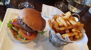 Le Grand Comptoir - Un burger