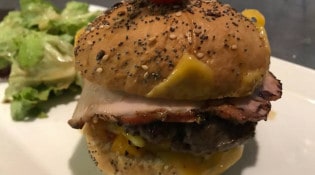 Le Grognard - Un burger, salade