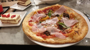 Italian Trattoria - Une pizza