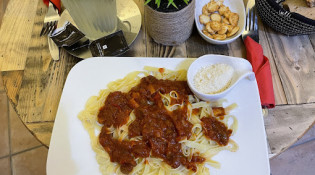 Le gone de Gadagne - Un plat