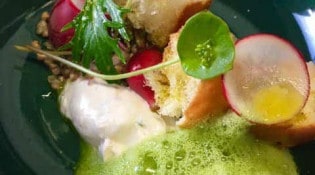 Ema - Radis roses, cervelle des canuts, foccacia, sarrasin et émulsion de fanes ..