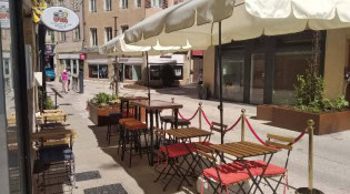 Uya - La terrasse