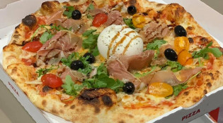 Eden Bar Simard - Une pizza