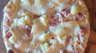 Lazzarella - Une pizza