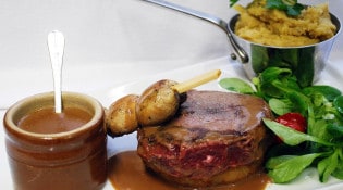 Le Bistrot De La Vieille Porte - Un plat à base de viandes