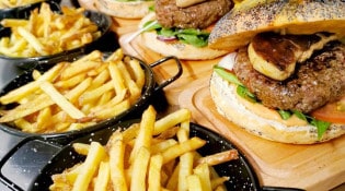 Café de la Paix - burgers et frites
