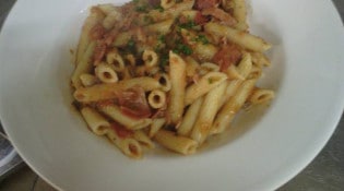 L' Anti Pasta - Un penne salsiccia