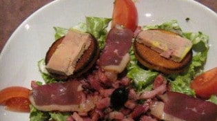 Le Vulcano - Un plat a base de charcuterie