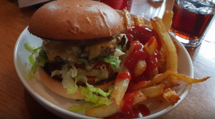 La table de marie - Un burger