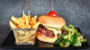 Le Pilatus - Un burger, salade, frites