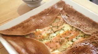 À La Crêperie Bretonne - une crepe