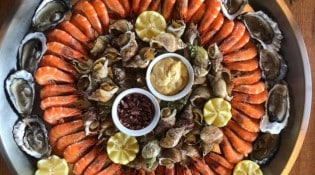 Le Lac Bleu - Un plateau de fruits de mer