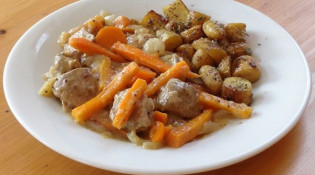 L'Escale du Désert - Sauté de porc au vin blanc et à la moutarde, carottes et rattes