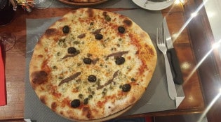 Chez Monique - Une pizza