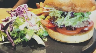 Elwood - Un burger, frites