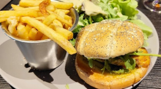 La Brasserie Gourmande - Un burger, frites