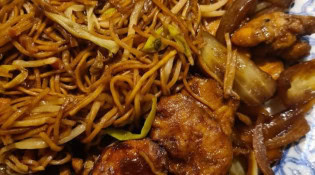 Veng Hong - Des nouilles