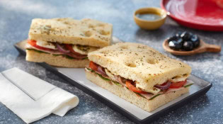 Paul - Focaccia garni d'une tartinade à la sauce tomate